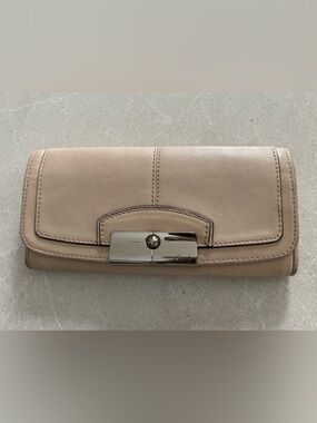 Coach Kristin Beige Leather Flap Continental Wallet Flawed As-Is